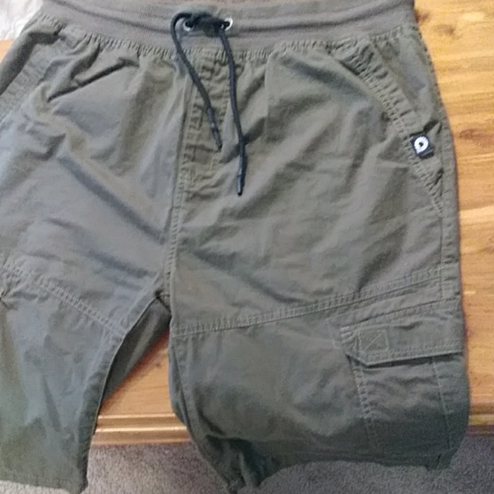 Olive green Akademiks shorts